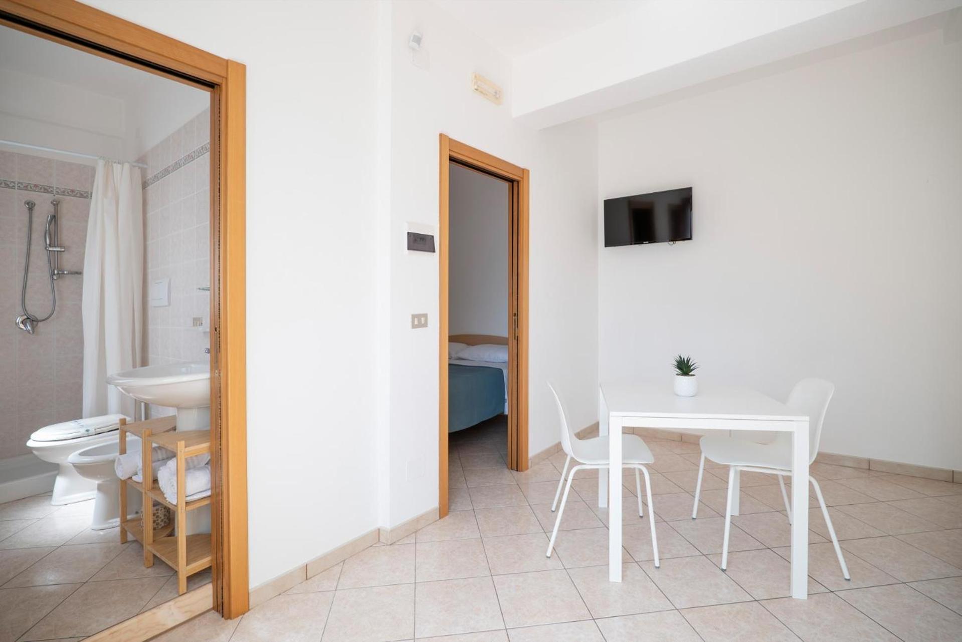 Residence Lido Dei Pini Mattinata Extérieur photo